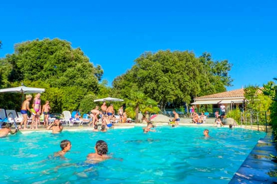 Camping Le Martinet rouge image 3